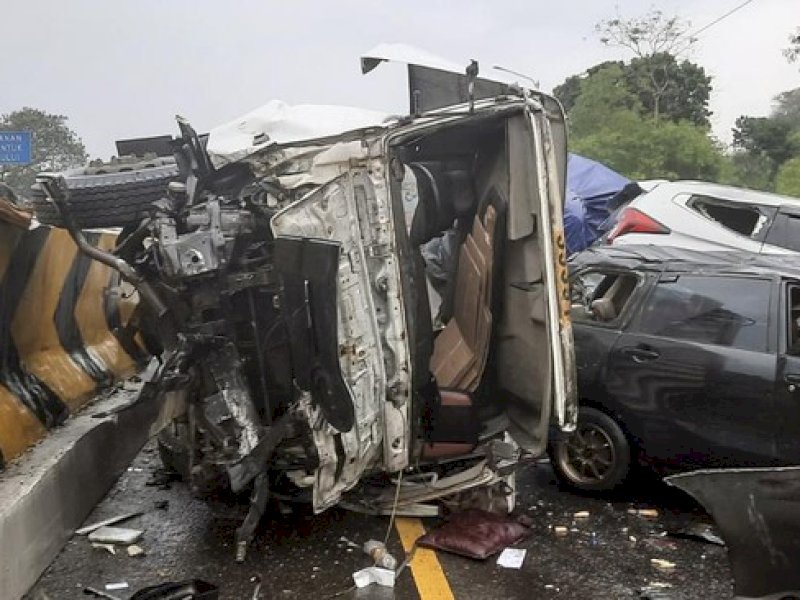 Cegah Tragedi Kecelakaan di Jalan Tol Seperti Cipularang, Simak Tips Aman Berkendara yang Wajib Anda Terapkan