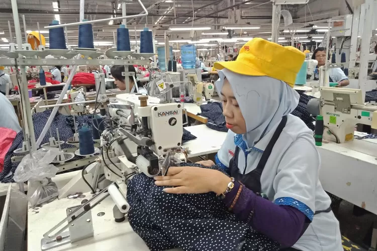 Dampak Pailit Sritex Industri Tekstil Indonesia di Persimpangan Jalan