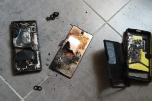 Insiden Ponsel Xiaomi 13 Meledak di Tangan Balita.