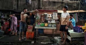 Pedagang Kecil Penjaringan Gantungkan Asa di Bawah Kolong Tol