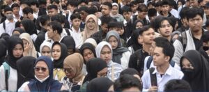 Ekonomi Indonesia Tumbuh Stabil, tapi Kesempatan Kerja bagi Anak Muda Masih Terbatas