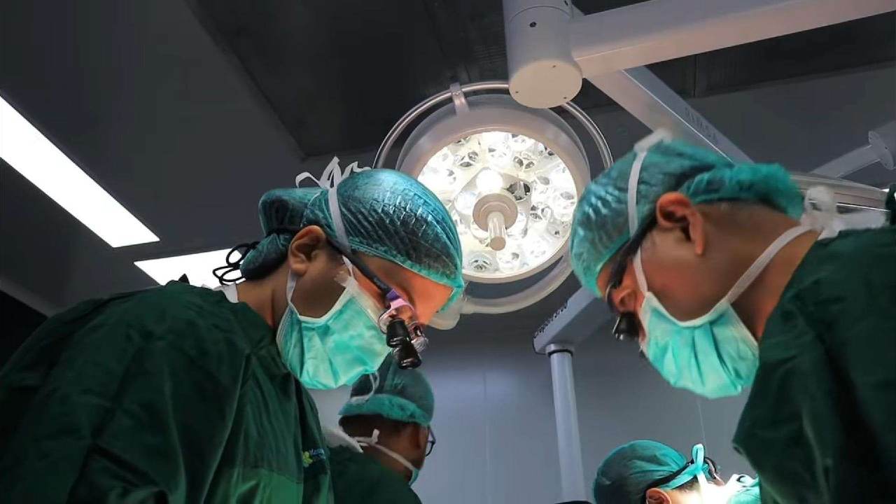 Dokter Indonesia Cetak Sejarah Lewat Bedah Jantung Minimal Invasif Super Kompleks