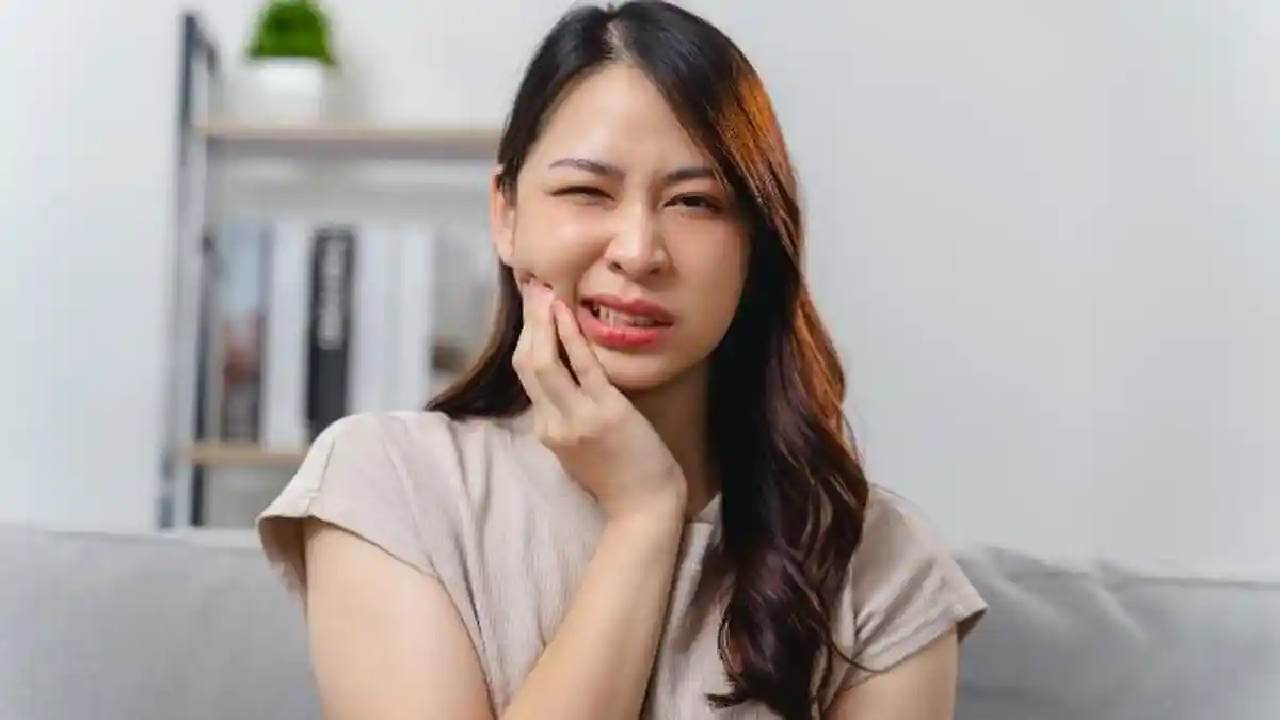 Gigi Goyang pada Orang Dewasa: Sinyal Tubuh yang Tak Boleh Diabaikan