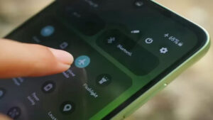 Benarkah Mode Pesawat Mempercepat Pengisian Daya HP? Ini Faktanya