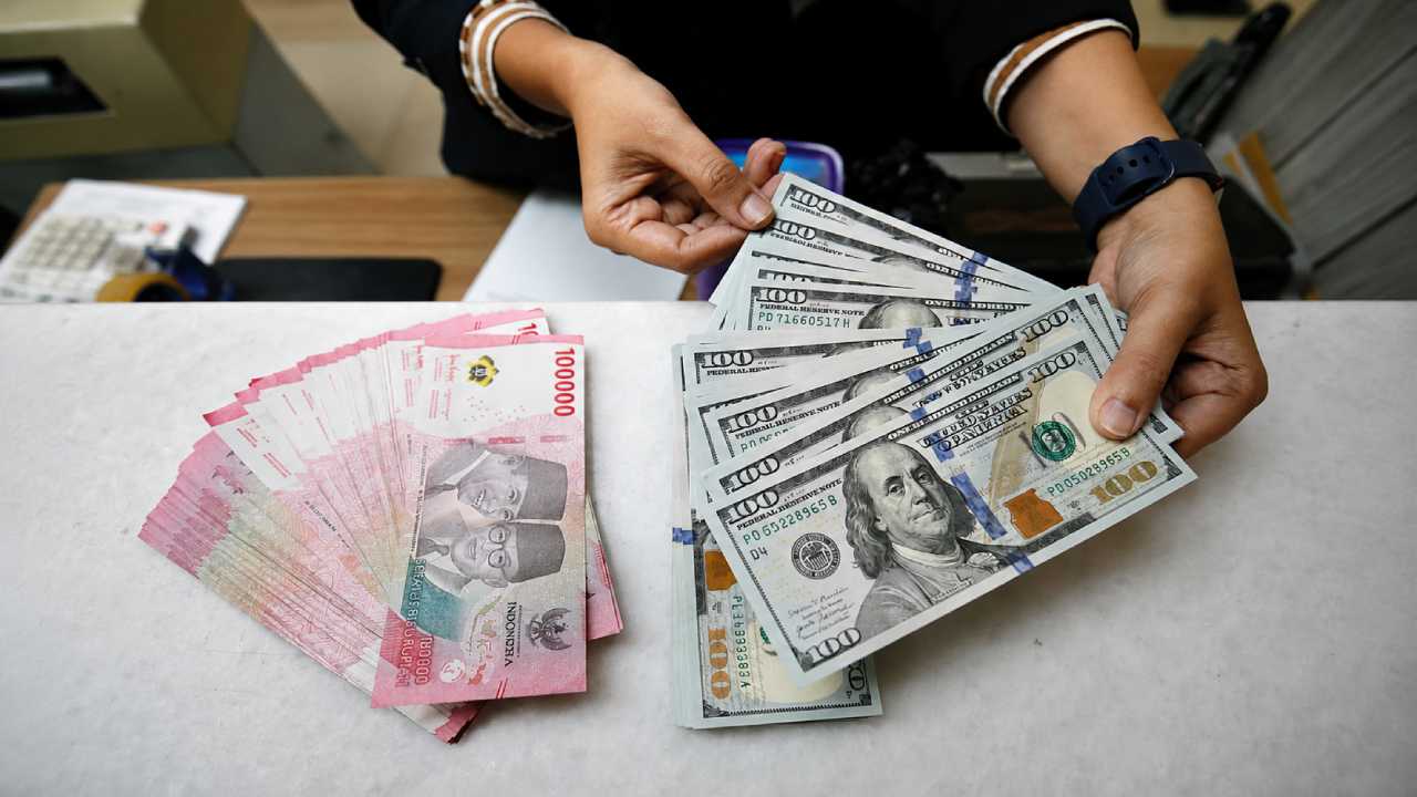 Rupiah Melemah ke Level Terendah, Tekanan Stabilitas Ekonomi Meningkat